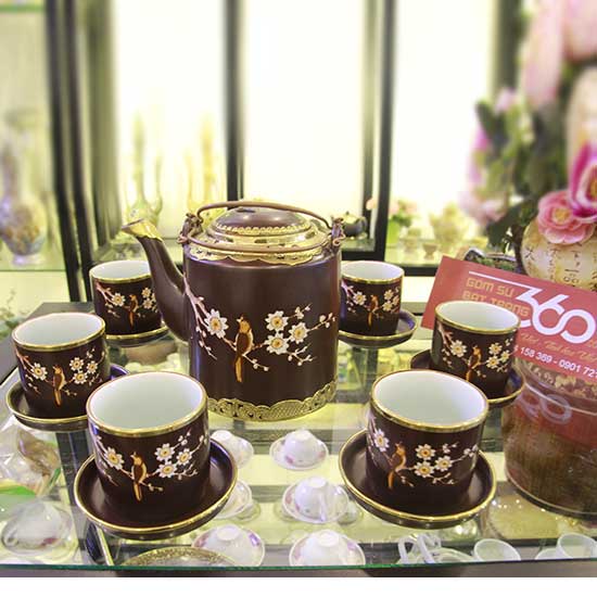 bo-am-tich-men-nau-khac-hoa-mai-chu-loc-boc-dong-gom-su-bat-trang